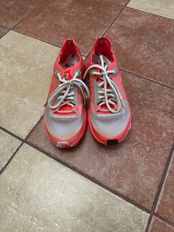Dámskè sport boty Under Armer HOVR Machina LT (vel.37.5) - 2