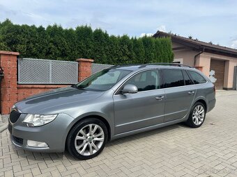 Škoda Superb Combi 2.0TDI 103Kw,06/2012,DSG,1 maj. S.Kniha - 2