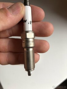 Svíčky I-Platinum ILNA8RB7G - 2