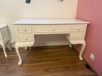 Psací stůl nebo toaletka - 2