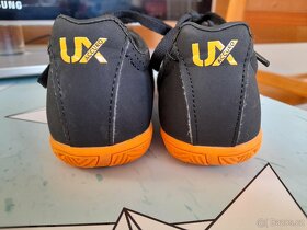 Sálové boty Umbro vel.30, 18,5 cm - 2