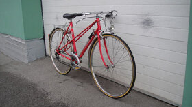 Peugeot 1982,  červené, hezký originál - 2