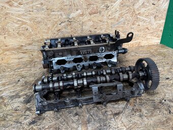 HLAVA MOTORU 2.0 FSI 06D103373AL - 2