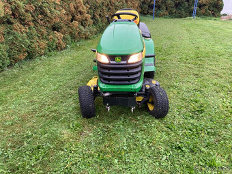 Zahradní traktor John Deere X 300 R - 2