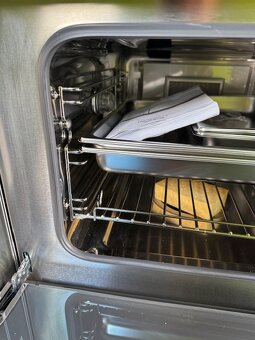 Prodám novou kombinovanou parní troubu Siemens HB36D575 - 2