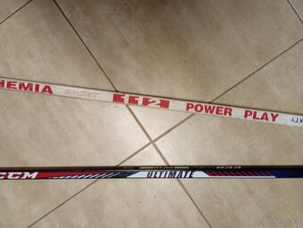 Prodám brusle a hokejky - 2