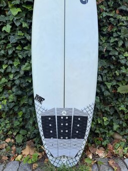 DHD Ducks Nuts Mick Fanning surfboard 6’4 - 2