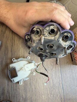 Čištění a Oprava vysavačů Dyson - 2