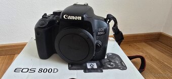 APS-C ZRCADLOVKU CANON EOS 800D - 2