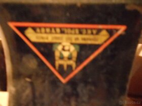 Starý šicí stroj - 2