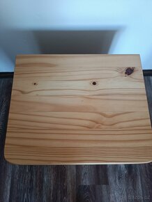 Noční stolek z borovice - 2