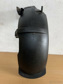 Blatník zadního kola Piaggio Vespa ET4 - 2