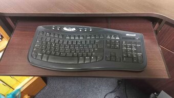 Daruji PC stůl za odvoz - 2