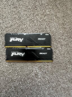Kingston Fury RGB 2x8 GB 3200Mhz - 2