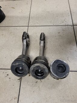Píst ojnice 2.0l 103kw octavie 2 motor bmm - 2