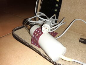 RETRO DYNAMICKÝ MIKROFON V KOŽENÉM POUZDŘE AMD210 - 2