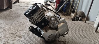 Motor YUKI - 2
