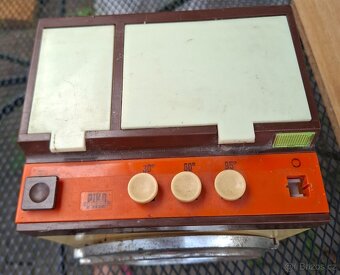 Retro hračka - 2