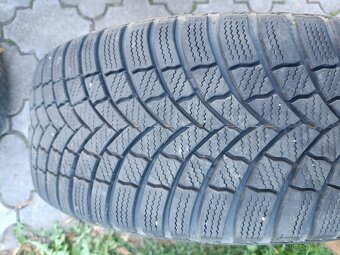Sada plechových disků 7Jx16 ET45 se zimními pneu 205/55R16 - 2