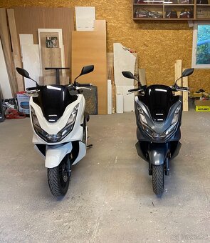 Skútry Honda PCX 125 2 kusy - 2