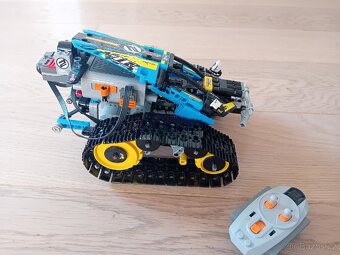 Lego Technic Kaskadérské auto na dálkové ovládání - 2