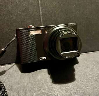 Ricoh CX2 – 9MPx, 10,7× Zoom, Makro 1 cm - 2