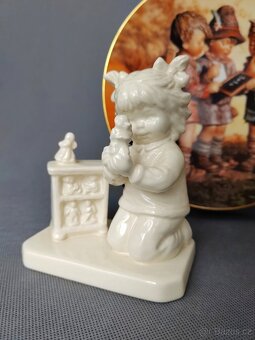 Nádherná sestává figurek a talíře od M.J. Hummel a Goebel - 2