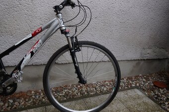 Dámské crosové kolo 19" - 2