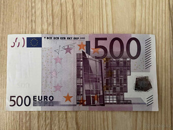 500 Eurové bankovky - 2