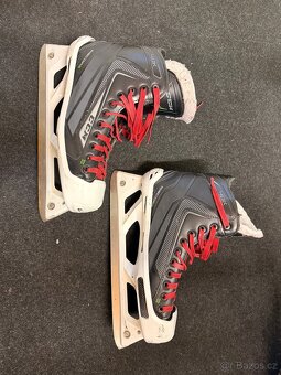 Brankářské brusle CCM 4DK vel. 42 - 2