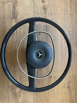 Volant Mercedes w114 - 2