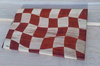 Kostkované prkénko ruční výroba - 2