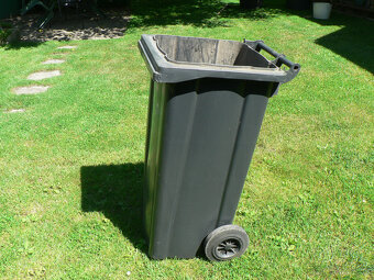 Plastová popelnice s kolečky - 2