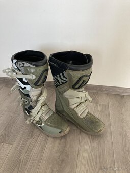 Vybavení na motokros - 2