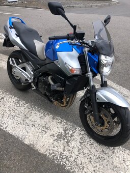 Suzuki GSR - 2