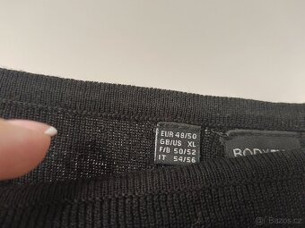 Svetr černý s aplikací kamínků vel.48/50 Bonprix - 2