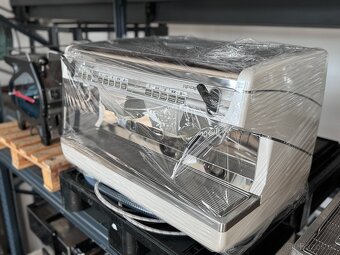 Kávovar Nuova Simonelli Appia II - po renovaci - 2