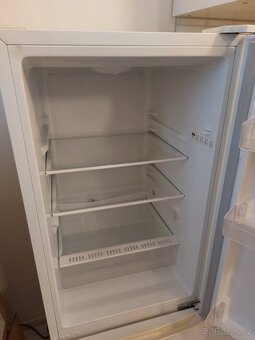 Prodám lednici s mrazákem  A++,  140 cm - 2