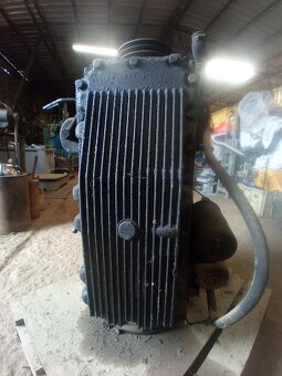 motor Zetor 6901 blok motoru - 2