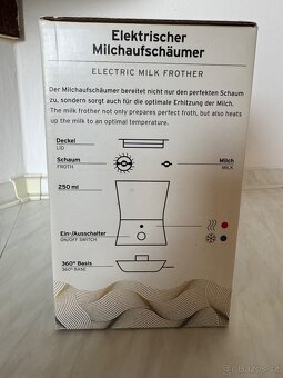 Elektrický napěňovač mléka - 2