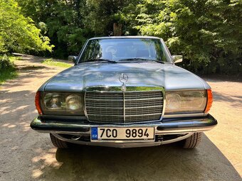 Mercedes-Benz W123 LUX 280E MANUÁL - 2
