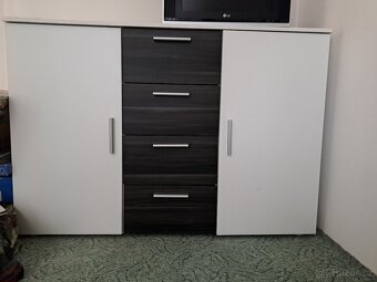 Šatní skříň, komoda, 2x noční stolek - 2