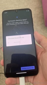Motorola One Zoom 4/128gb stav viz foto - 2