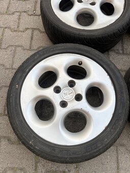 Alfa Romeo 4x98 r15 - 2