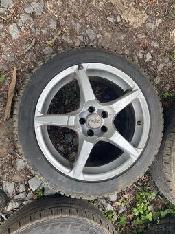 Ford ALU kola R18 pneu 80% - 2