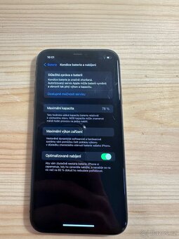 Apple iPhone 11 64GB - 2