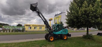 Teleskopický kloubový nakladač,nakladač 4x4 - 2