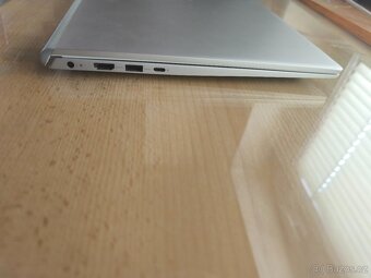 Dell Inspiron 15 (5502) Silver kovový - 2