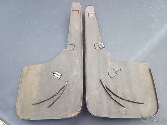 Prodám zadní zástěrky Mercedes S124 - 2