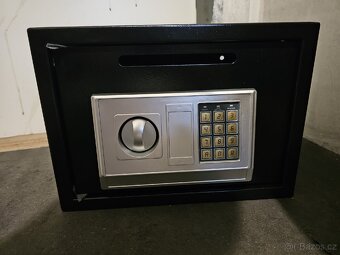 Digitální sejf 35 x 25 x 25 cm - 2
